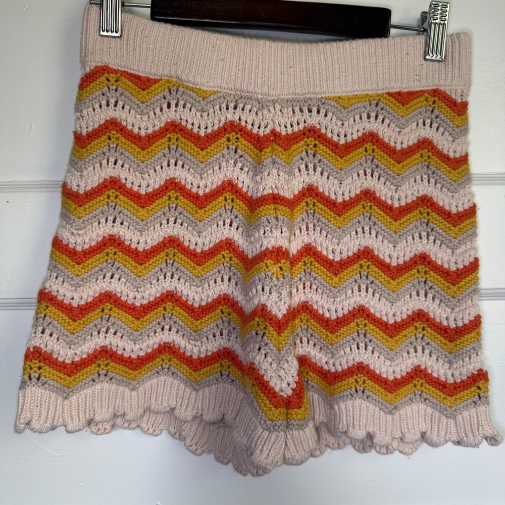 Lovecolette Chevron Knit Shorts Orange Yellow Crochet Scalloped Hem LSW1020 M